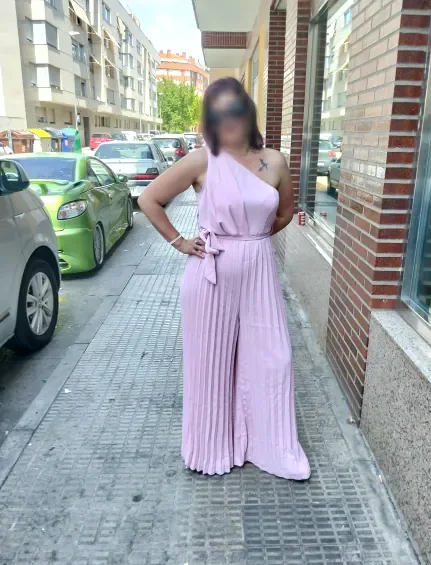 Andrea, 39