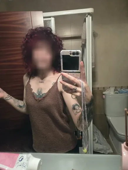 Büsra, 36