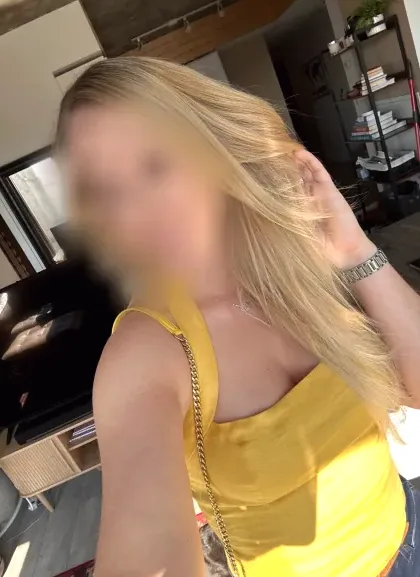 Büsra, 37