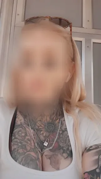 Denise, 37