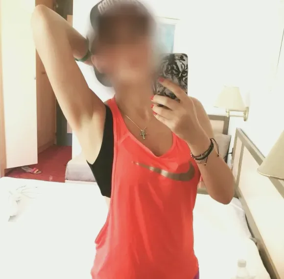 Jacqueline, 28
