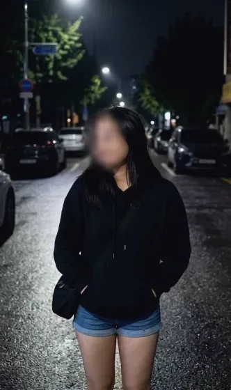 Laura, 27