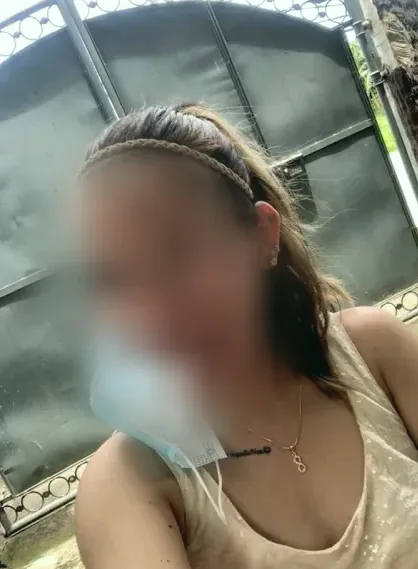 Laura, 37