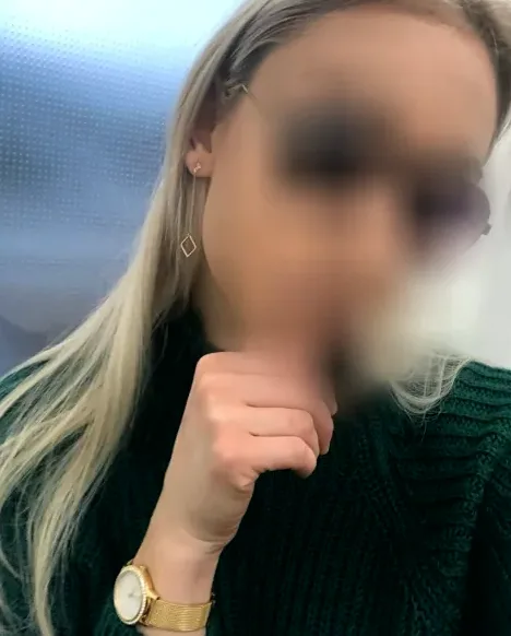 Leonie, 24