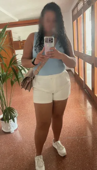 Lotta, 33