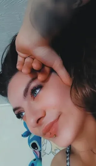 Mira, 24