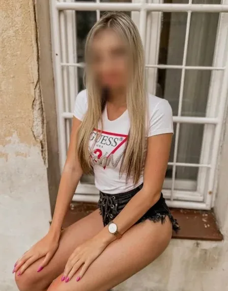 Mira, 31
