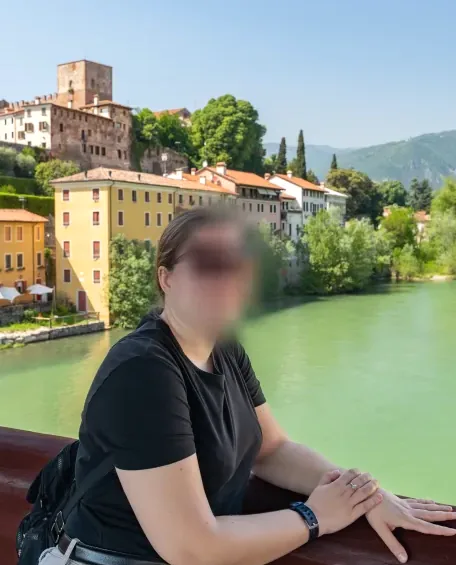 Nadine, 28