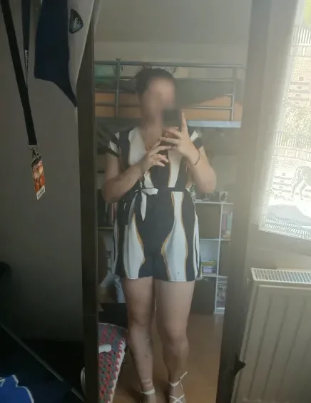 Nicole, 22