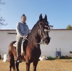 Nora, 31
