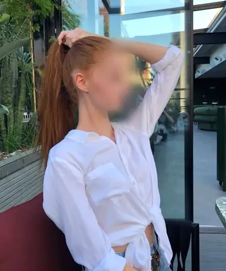 Pia, 23