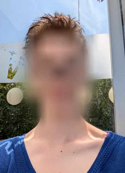 Sina, 22