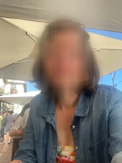 Sophie, 34