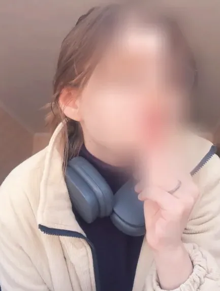 Yasmin, 19