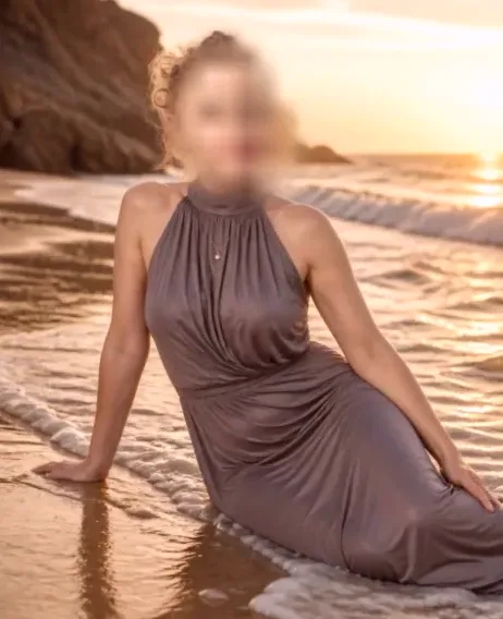 Yasmin, 40