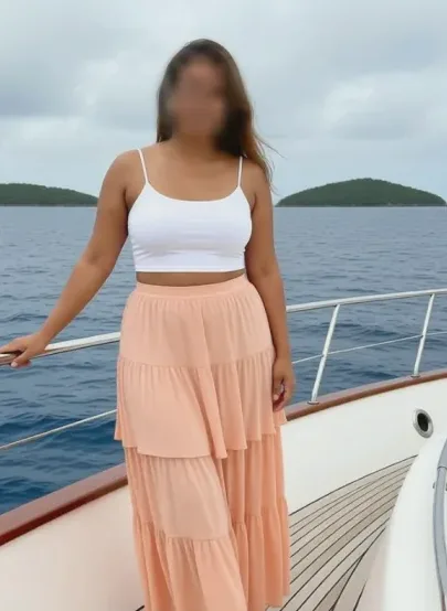Yvonne, 32